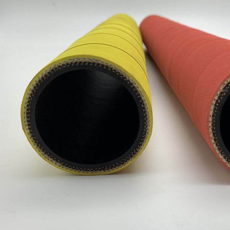Merah / Kuning Permukaan Karet Air Hose Dengan 4 Lapisan Tekstil Jalinan 300psi
